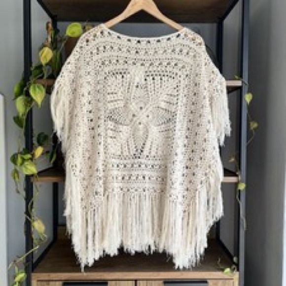 Zara Crochet Fringe kaftan Cover-Up - Picture 5 of 5
